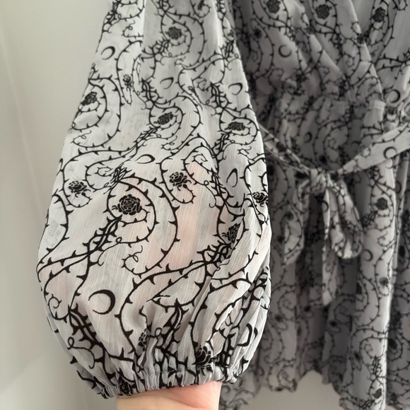 Rosethorn Flocked Velour Chiffon Faux Wrap Mini Dress Sz 10 – Romantic Velvet - Picture 6 of 8